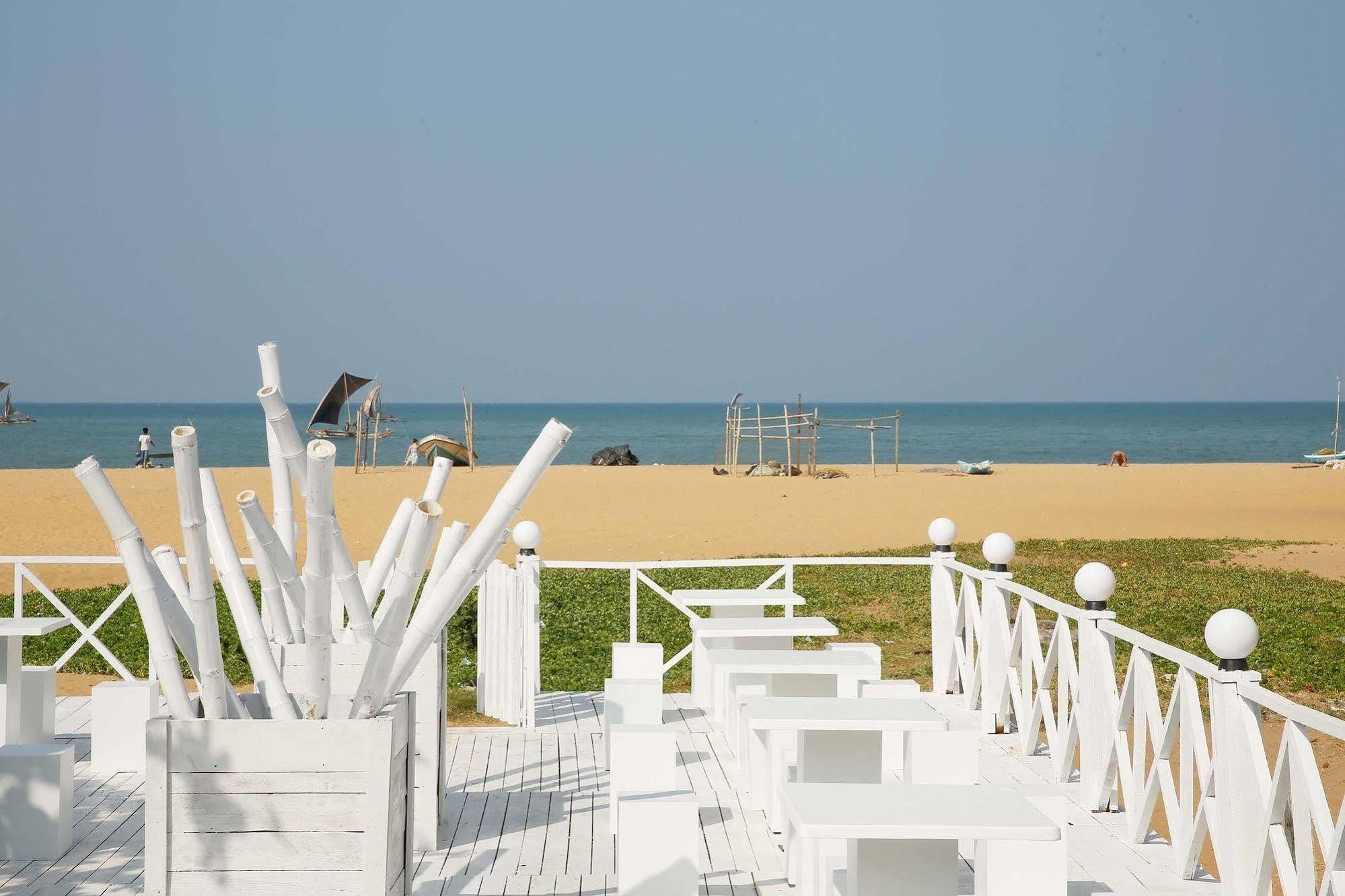 The Reef Beach Hotel ネゴンボ エクステリア 写真